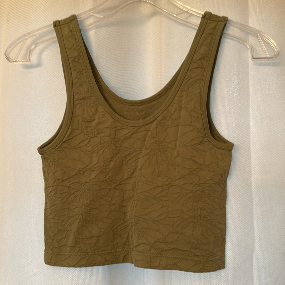 BKE Green Textured Crop Top - Picture 1 of 4